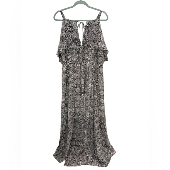 Torrid Ikat Chiffon Women's Black and White Maxi Dress Size 2X - Picture 3 of 13